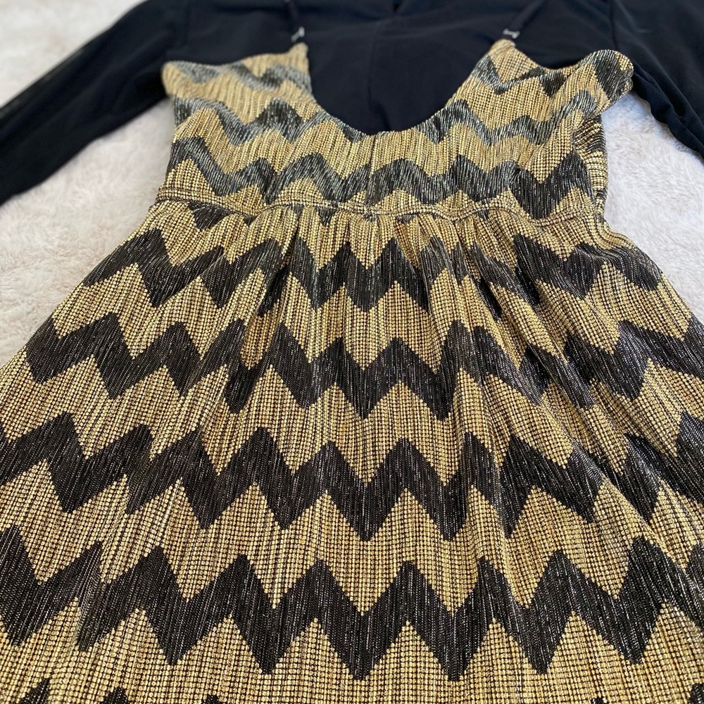 Dress - Picture 3 of 5